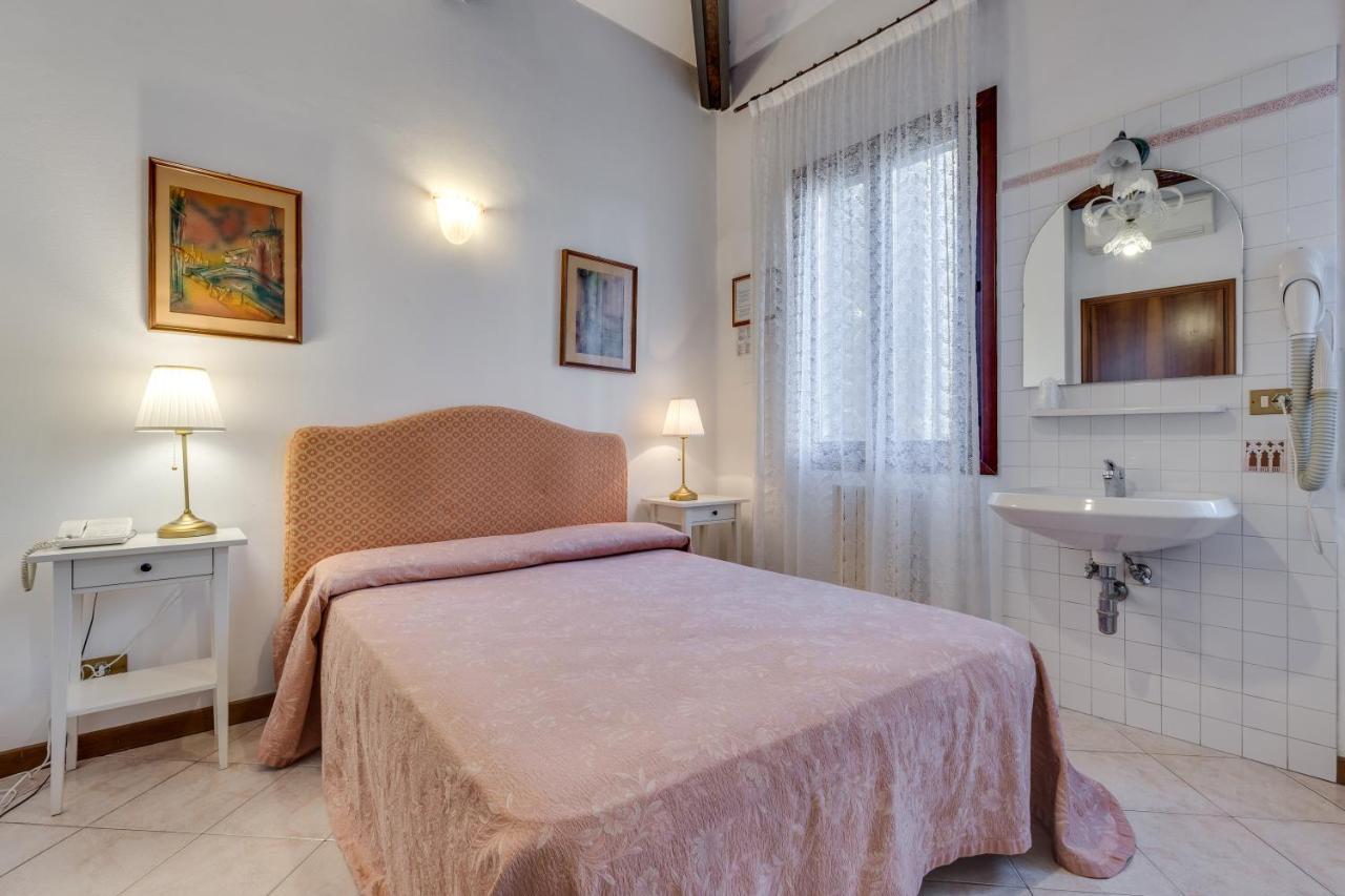 Hotel Bernardi Semenzato Венеция Екстериор снимка