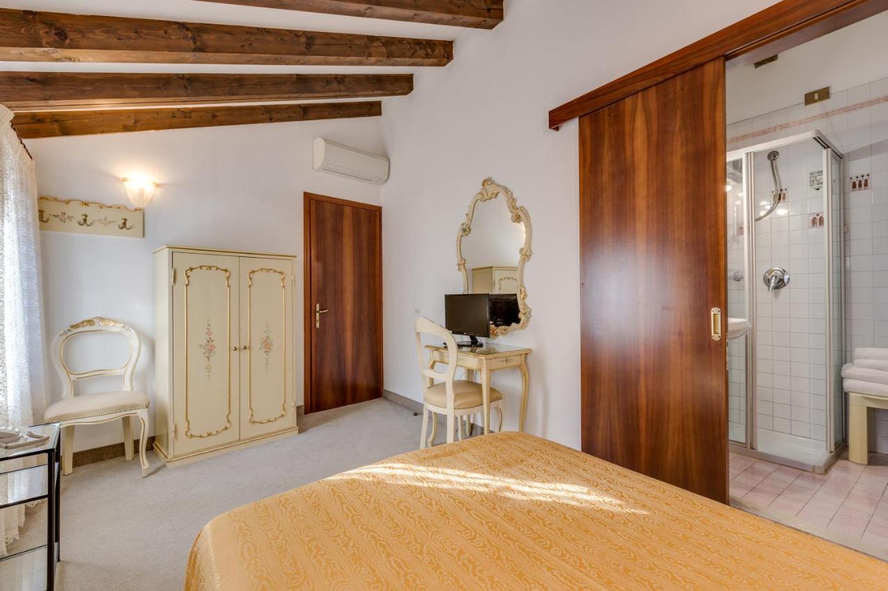 Hotel Bernardi Semenzato Венеция Екстериор снимка