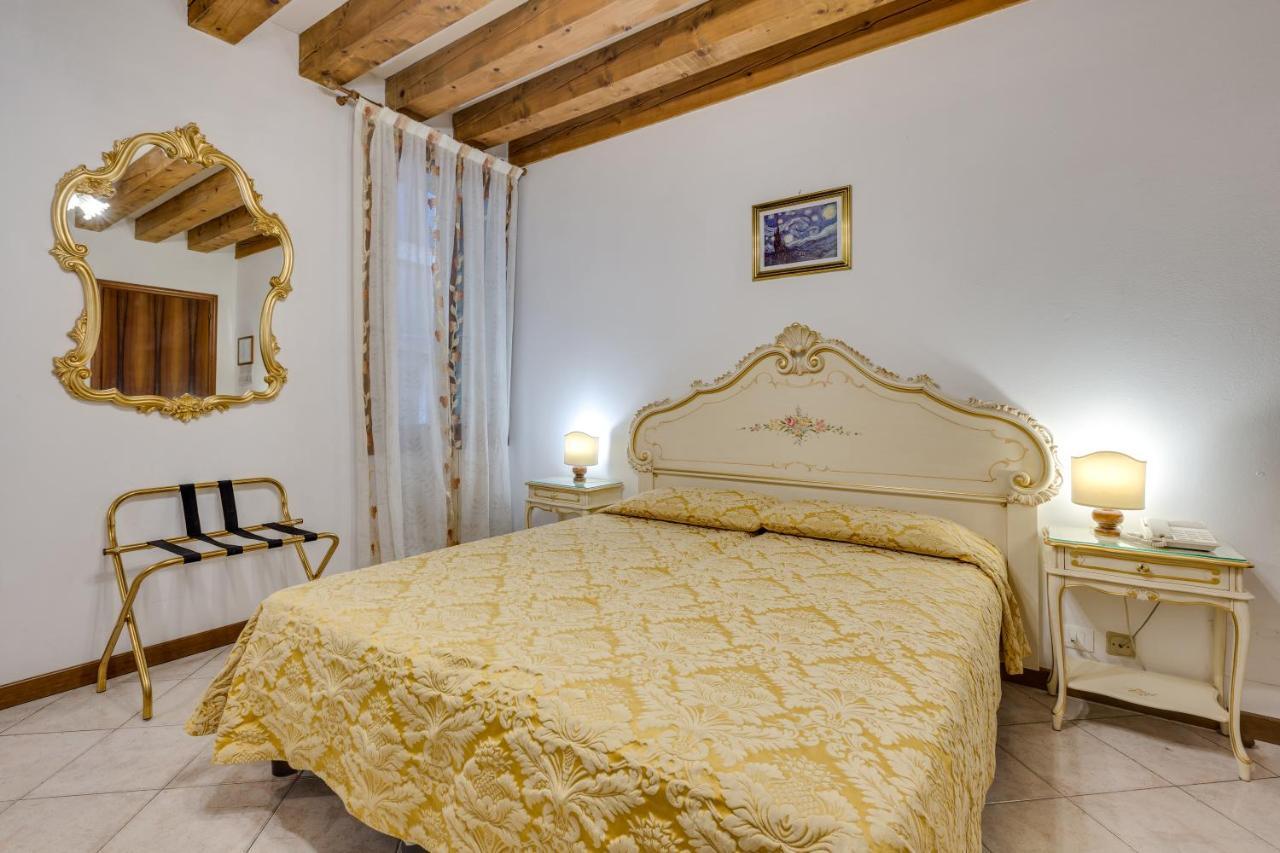 Hotel Bernardi Semenzato Венеция Екстериор снимка