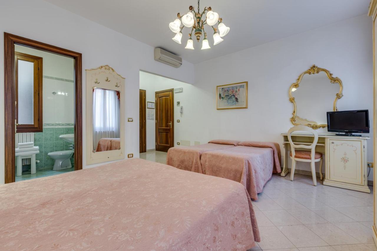 Hotel Bernardi Semenzato Венеция Екстериор снимка
