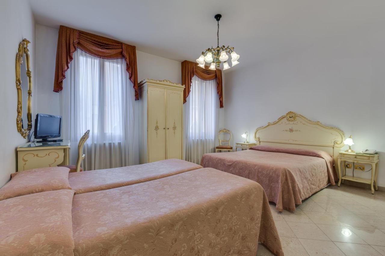 Hotel Bernardi Semenzato Венеция Екстериор снимка