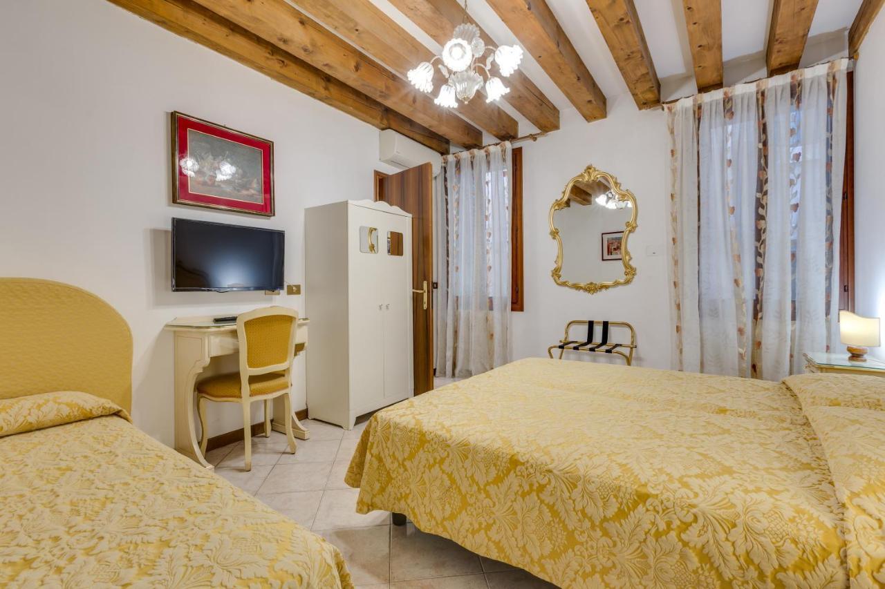 Hotel Bernardi Semenzato Венеция Екстериор снимка